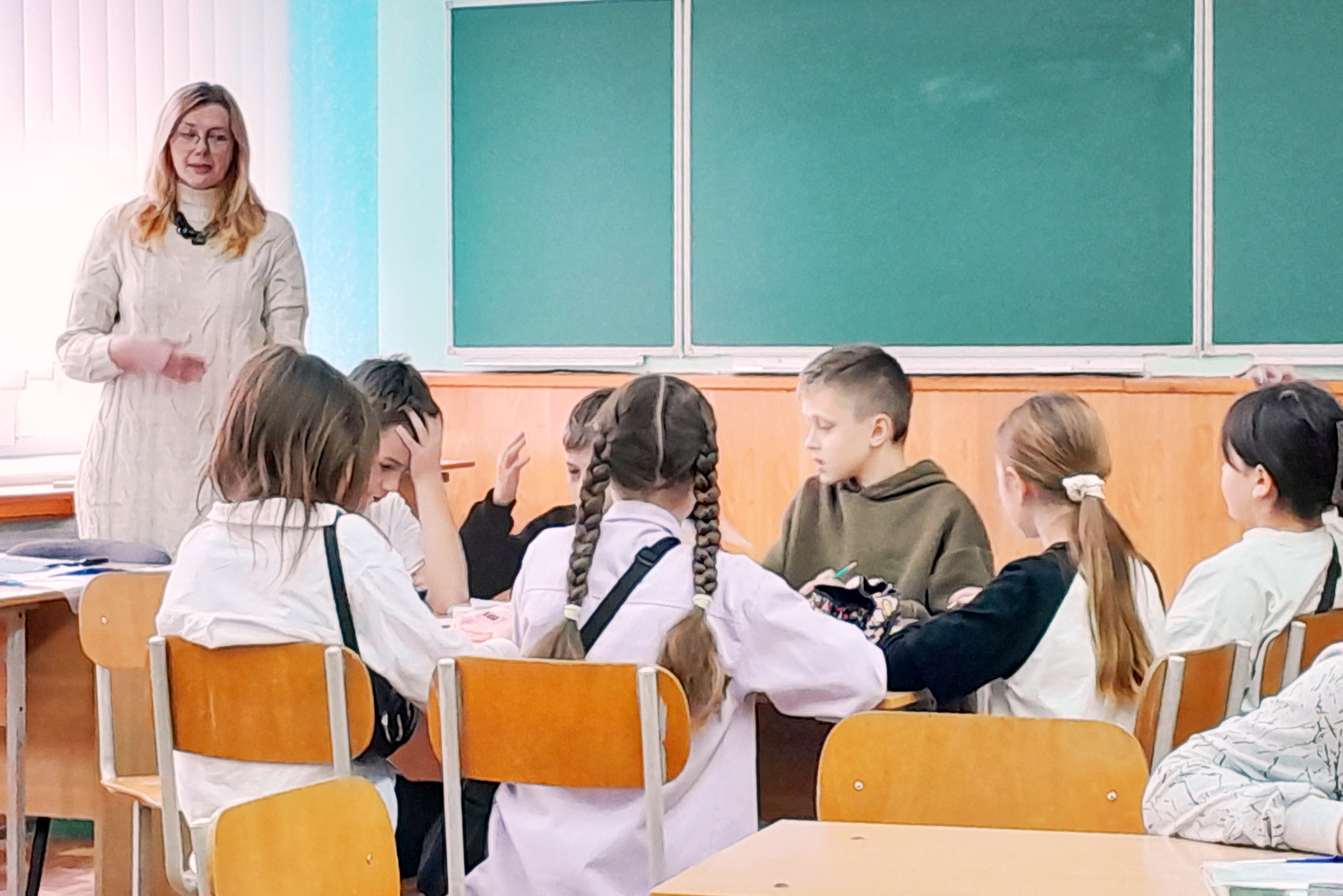 Обговорення проблемного запитання на уроці з курсу Пізнаємо природу у 6 класі.